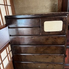 レトロなタンスの画像
