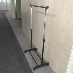 ハンガーラックの画像
