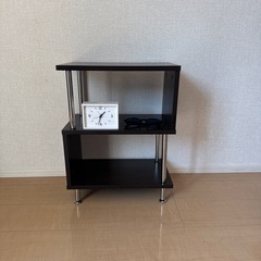 ベッドサイドテーブルの画像