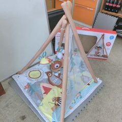 プレイマット 赤ちゃん用 W87×D86×H90cm SKIP HOP キャンピングカブ・アクティビティジム プレイジム キャンプモチーフ カラフル クッション 札幌 西野店の画像