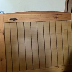 高さが変えられるベッドの画像