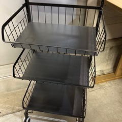 美品　キャスター付き4段キッチンラック　キッチンワゴン キャスター付き 大容量の画像