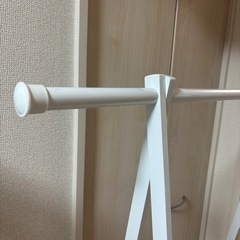 ハンガーラック白の画像