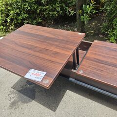 リサイクルショップどりーむ天保山店　No3586　センターテーブル　ローテーブル　横スライド・昇降式の収納付き♪　※シール跡あり(´;ω;｀)の画像