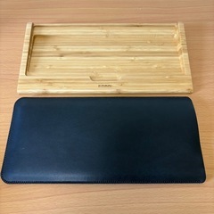 Apple純正 Magic Keyboard + スタンド + 革ケース付き
の画像