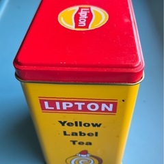 レトロ リプトン紅茶缶とサントリーワーゲンミニボトル　インテリア置物の画像