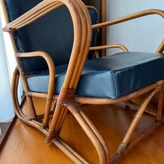 籐と革のソファ　2脚の画像
