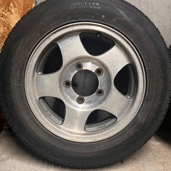 ジムニー スタッドレスタイヤ 175/80R16の画像