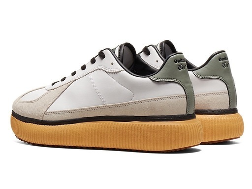 【定価40%off】Onitsuka Tigerスニーカー