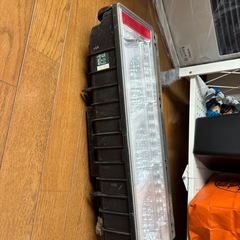トラック用オールLEDリアコンビネーションランプ右、左の画像