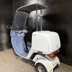 ★支払総額4.8万円★買取強化中！まずはカンタン無料査定まで♪ 人気のジャイロ！ 2ストのためオイル注ぎ足すだけ！ リアボックス付き！ 激安バイク！　の画像
