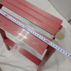 折り畳み　脚立　200円　　55×34の画像