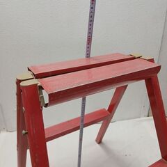 折り畳み　脚立　200円　　55×34の画像