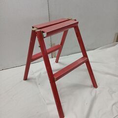 折り畳み　脚立　200円　　55×34の画像
