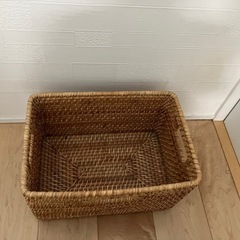 ラタン　バスケットの画像