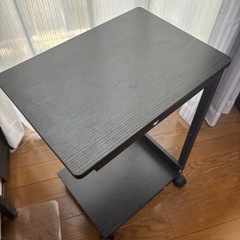 YeTom サイドテーブルの画像