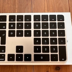 2025年1月に購入 ほぼ新品同様 動作確認済み Appleシリコン搭載Macモデル用Touch ID搭載Magic Keyboard テンキー付き 英語(UK) ブラックキーボード  USB-C接続 付属品全てありの画像