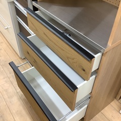 末次家具ステンレストップ食器棚のご紹介ですの画像