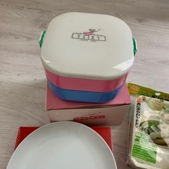 8【未使用】お皿、お弁当箱、おにぎり型の画像