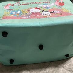 新品 タグ付き  サンリオキャラクターズ　さんさんぴくにっく!　ひんやりバスケットの画像
