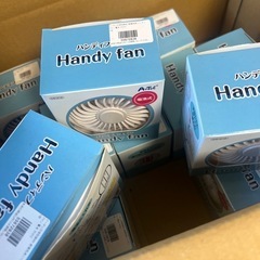 1台600円。まとめ買い13台ハンディーファン(電池式)の画像