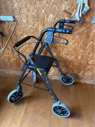 ▽歩行車 歩行器 歩行補助 ハッピーⅡ 折りたたみ式 ブレーキ付き 福祉 介護用品 リハビリ 歩行車 ハッピーII NB（ハッピー2NB） 竹虎 │ 手押し車