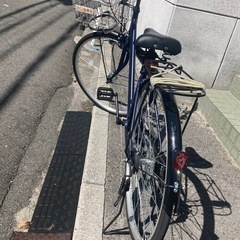 自転車27インチ、外装6段変速、　　　オートライト、アルミニウム籠，後ろ荷台付き、リアライト付き、　サイモト自転車株式会社製、ブリヂストン製ワイア鍵付きの画像