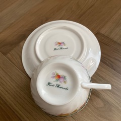 フルーツ🥭柄 コーヒー カップ＆ソーサー１セットの画像