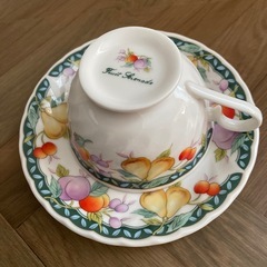 フルーツ🥭柄 コーヒー カップ＆ソーサー１セットの画像