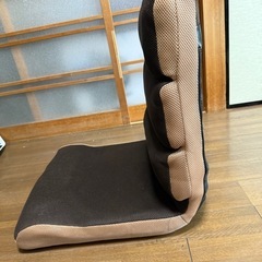 折りたたみ椅子の画像