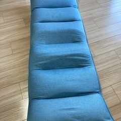 美品　座椅子　青の画像