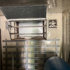 12m大型冷凍トラックコンテナ（物置・ガレージ・DIY小屋に）現地引取の画像