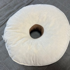 【値下げ】円座クッション（低反発） ドーナツ型の画像