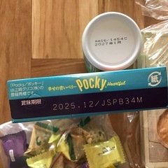 レトルトカレー、お菓子類の画像