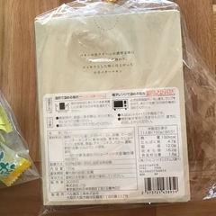 レトルトカレー、お菓子類の画像
