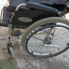 折りたたみ可能車椅子の画像