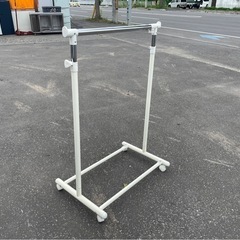 ハンガーラック　物干し　衣装ラック　シングル　高さ幅伸縮可　1段　シンプル　軽量　キャスター付き　中古　③の画像