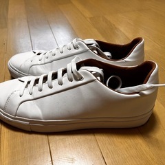 ZARAのベーシックスニーカーの画像
