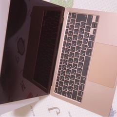 MacBookAir 13-inch 2020 ゴールドの画像