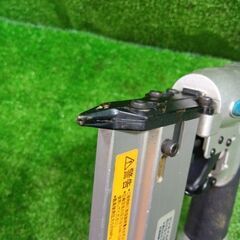 マキタ AF351 常圧ピンタッカ【市川行徳店】【店頭取引限定】【中古】管理番号：ITIBI8DJ803Sの画像