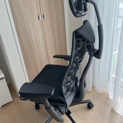 ハーマンミラー エンボディチェア ヘッドレスト付の画像