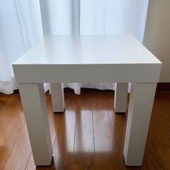【差し上げます】IKEA  イケア  サイドテーブル35x35 cm ホワイト（105.147.92）の画像