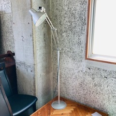 フロアスタンド　スタンドライト　フロアライト　照明器具　間接照明の画像