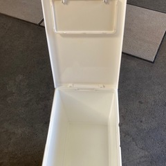 ゴミ箱の画像