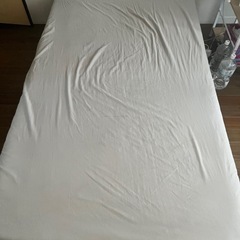 脚付きマットレスの画像