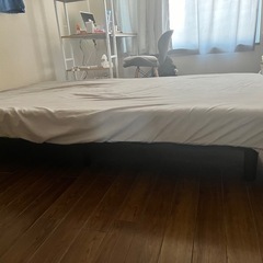 脚付きマットレスの画像