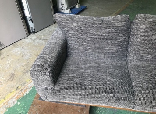 【成約済み】東馬 touma ソファ 2人がけ 座面傷、ほつれあり格安品