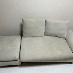オットマン付きソファの画像
