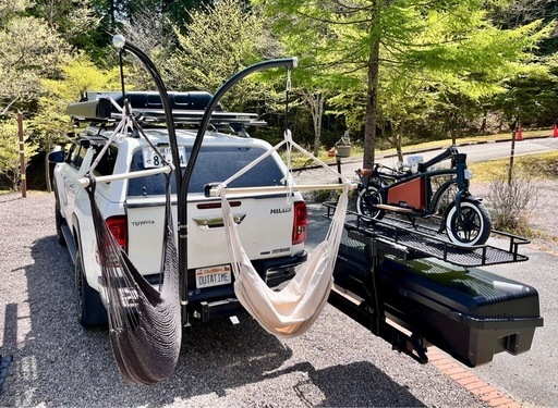 中古yakima EXO スイングベースヒッチキャリア (na) 桜町前のキャリア