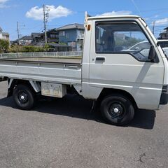 【旧車】丸目の軽トラ　ミニキャブ　平成2年　4MT　2WD　エアコン付き　走行25900km　三重県（鈴鹿市）の画像